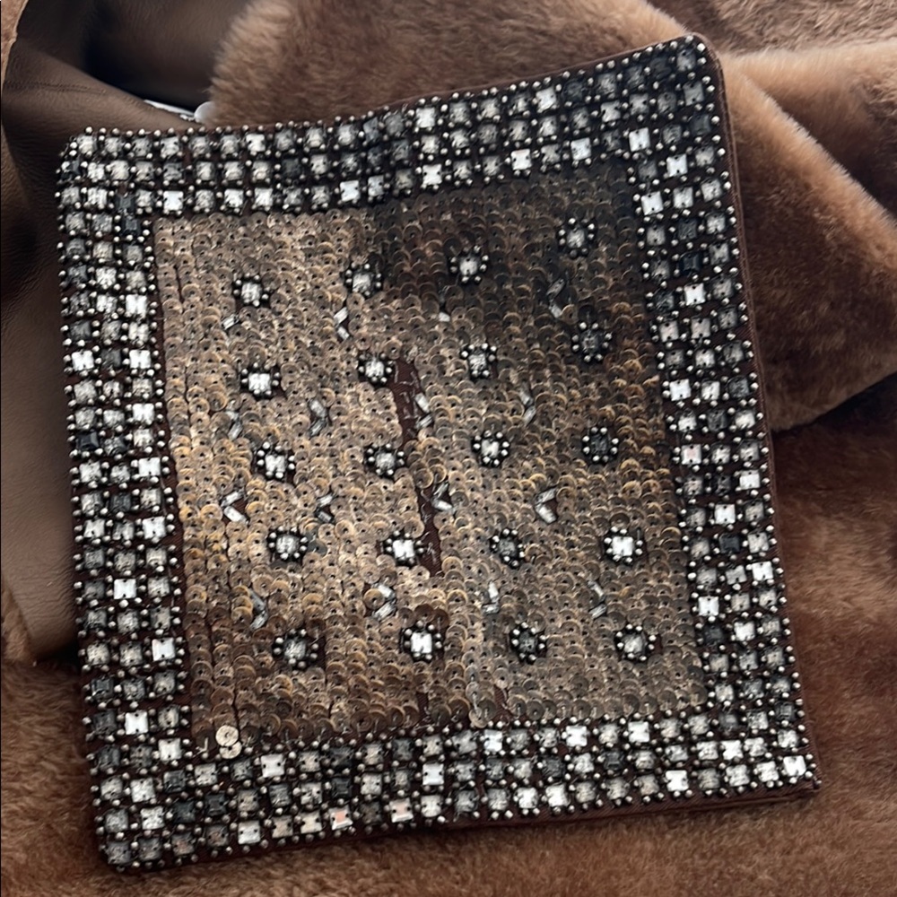 Tory Burch vintage Brown Beaded suede Clutch. Measures 9.5” x 4.5” - Picture 6 of 7